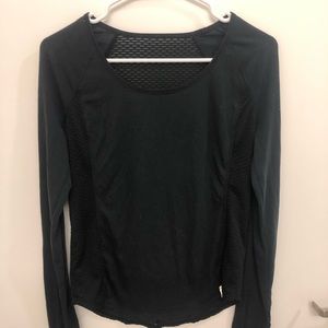 Under Armour Long Sleeved Top small